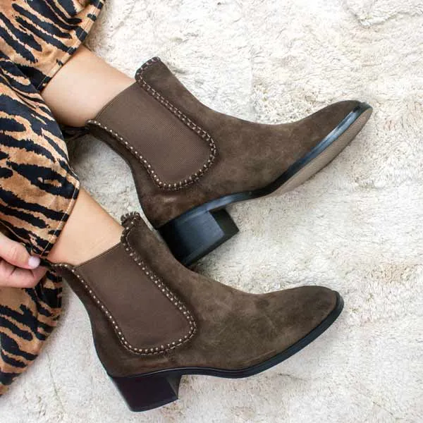 Bambi Khaki | suede Chelsea boot